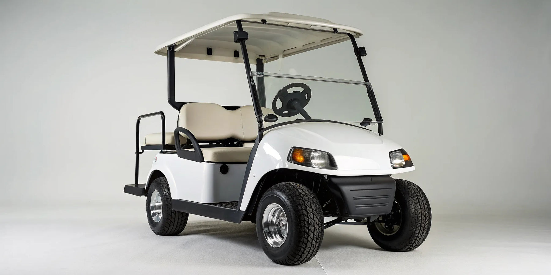 A modern street legal golf cart whose features determine its final price.