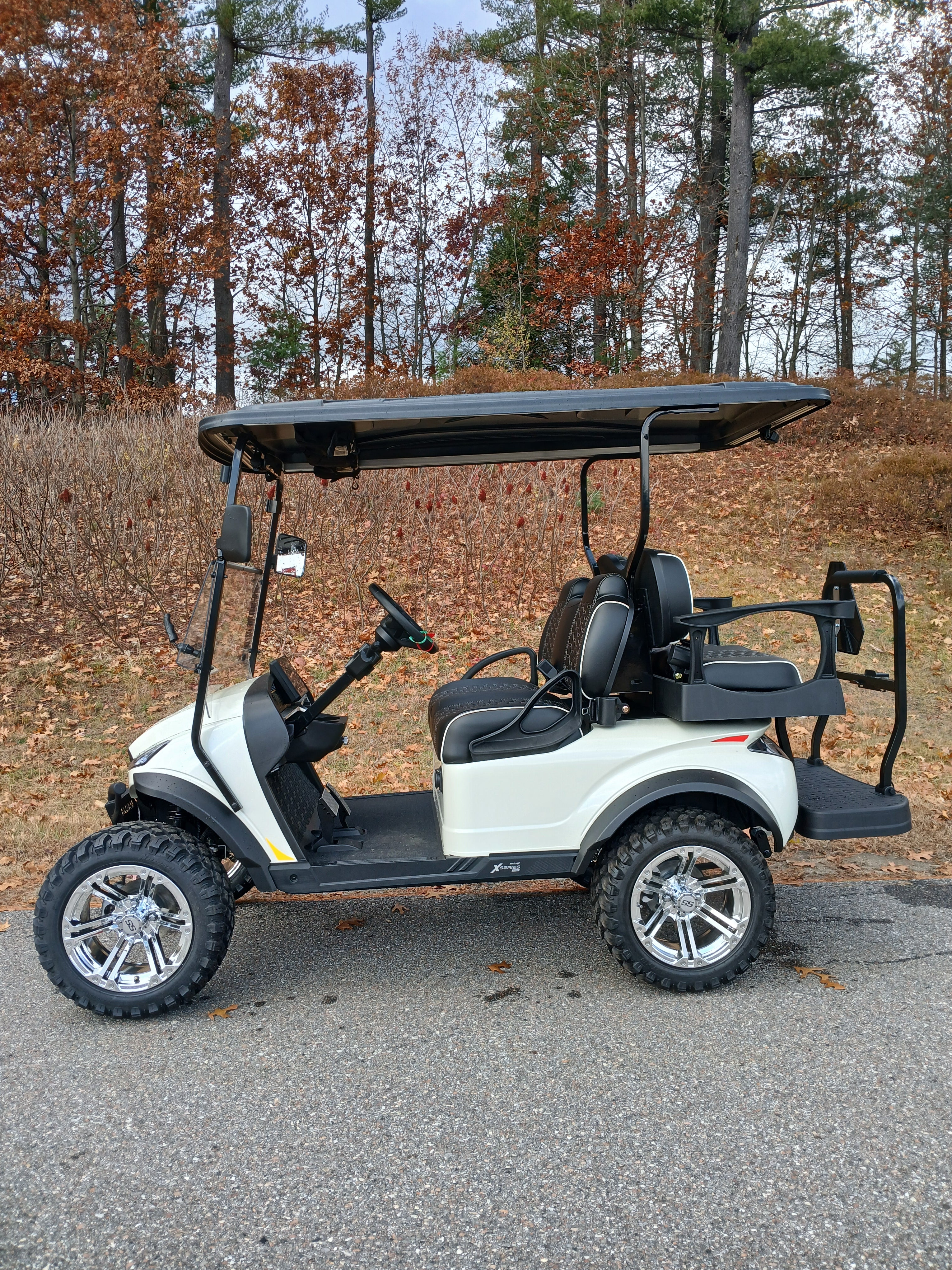 New 2025 Madjax XSeries Lithium 4 Passengers