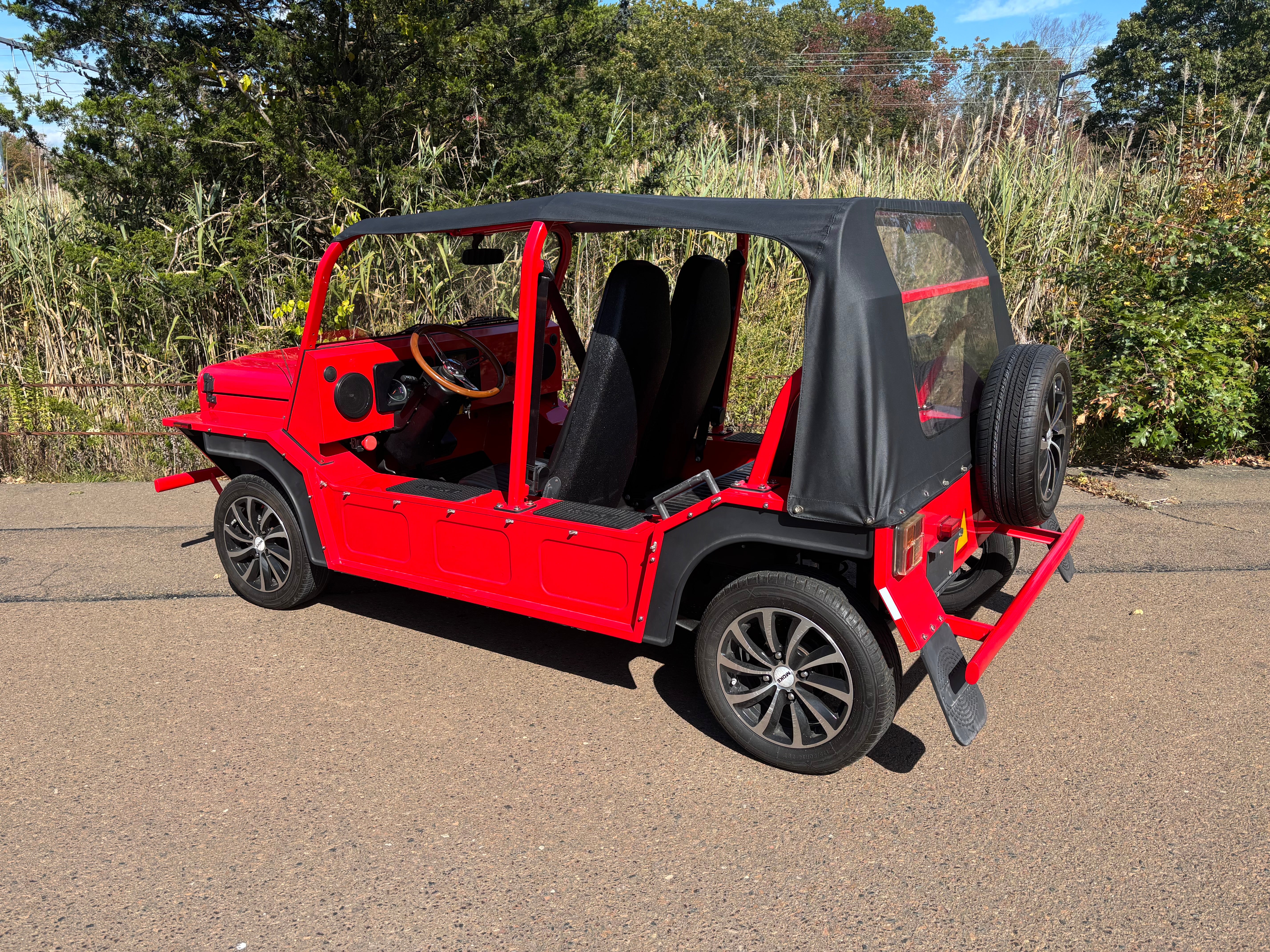 New 2023 Moke  Lithium 4 Passengers